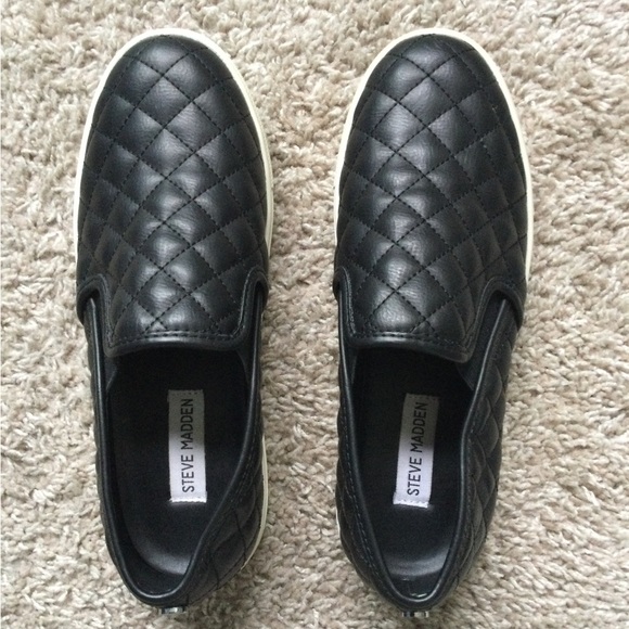 Steve Madden Shoes - 🔥🔥HOST PIC🔥🔥Steve Madden Quilted Loafers